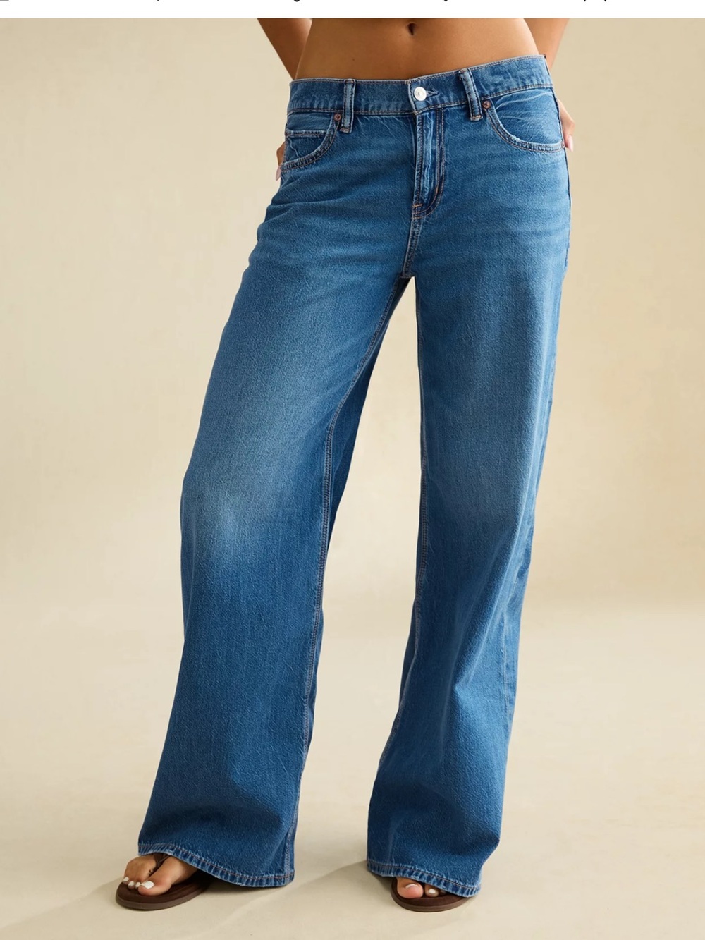 AE Low-Rise Baggy Ultra Wide-Leg Jean Size 4 Regular - Picture 3 of 12